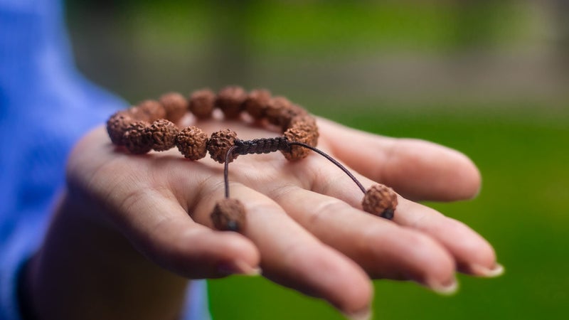 Hands Of Tibet Tibetan Mala Rudraksha Wrist Mala/Bracelet for Meditation (Plain) - Image 4